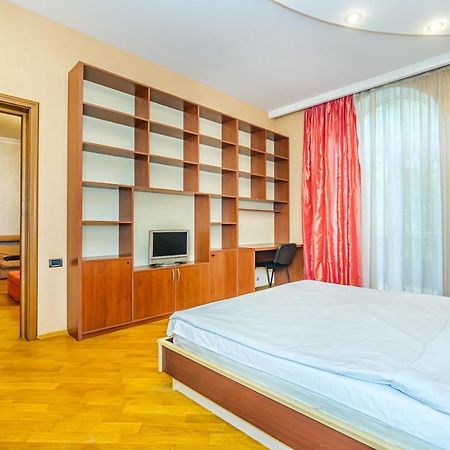 Апартаменты Vip Apartamen Nizami Street Баку Экстерьер фото